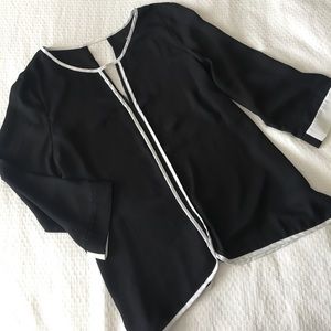 Very J Black and white contrast Blouse szL